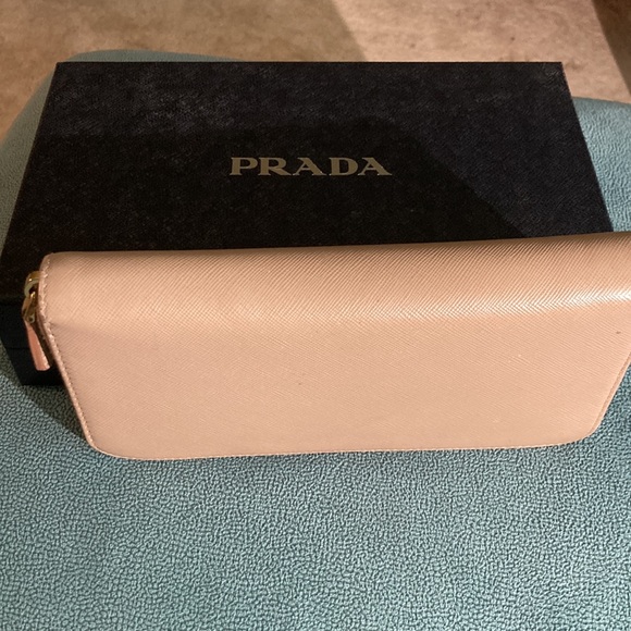 PRADA Large Saffiano Leather Wallet - Picture 5 of 9